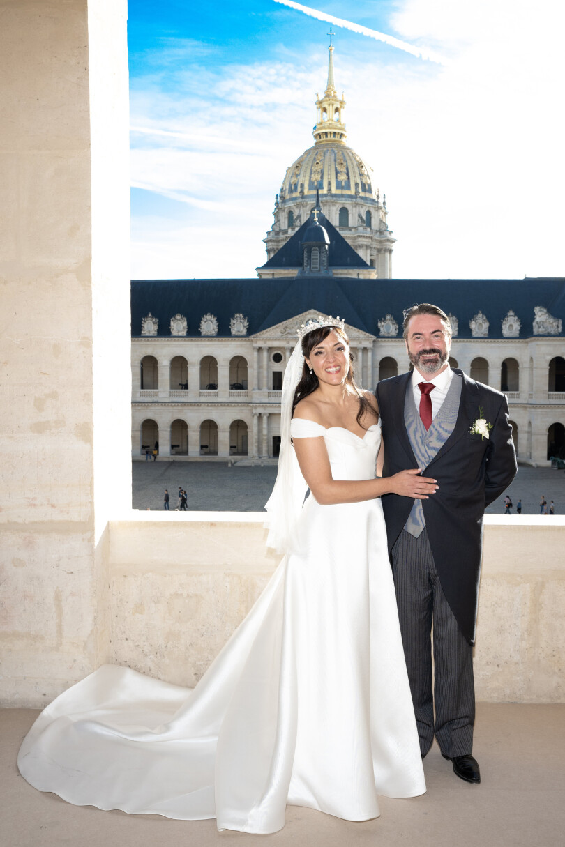 Joachim et Yasmine Murat le jour de leur mariage, le 22 octobre 2022 aux Invalides, à Paris.